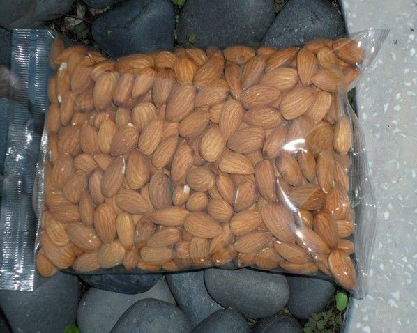 California Almonds Available/ Raw Almonds Nuts, delicious and healthy Raw Almonds Nuts