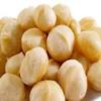 Peeled organic Macademia Nuts