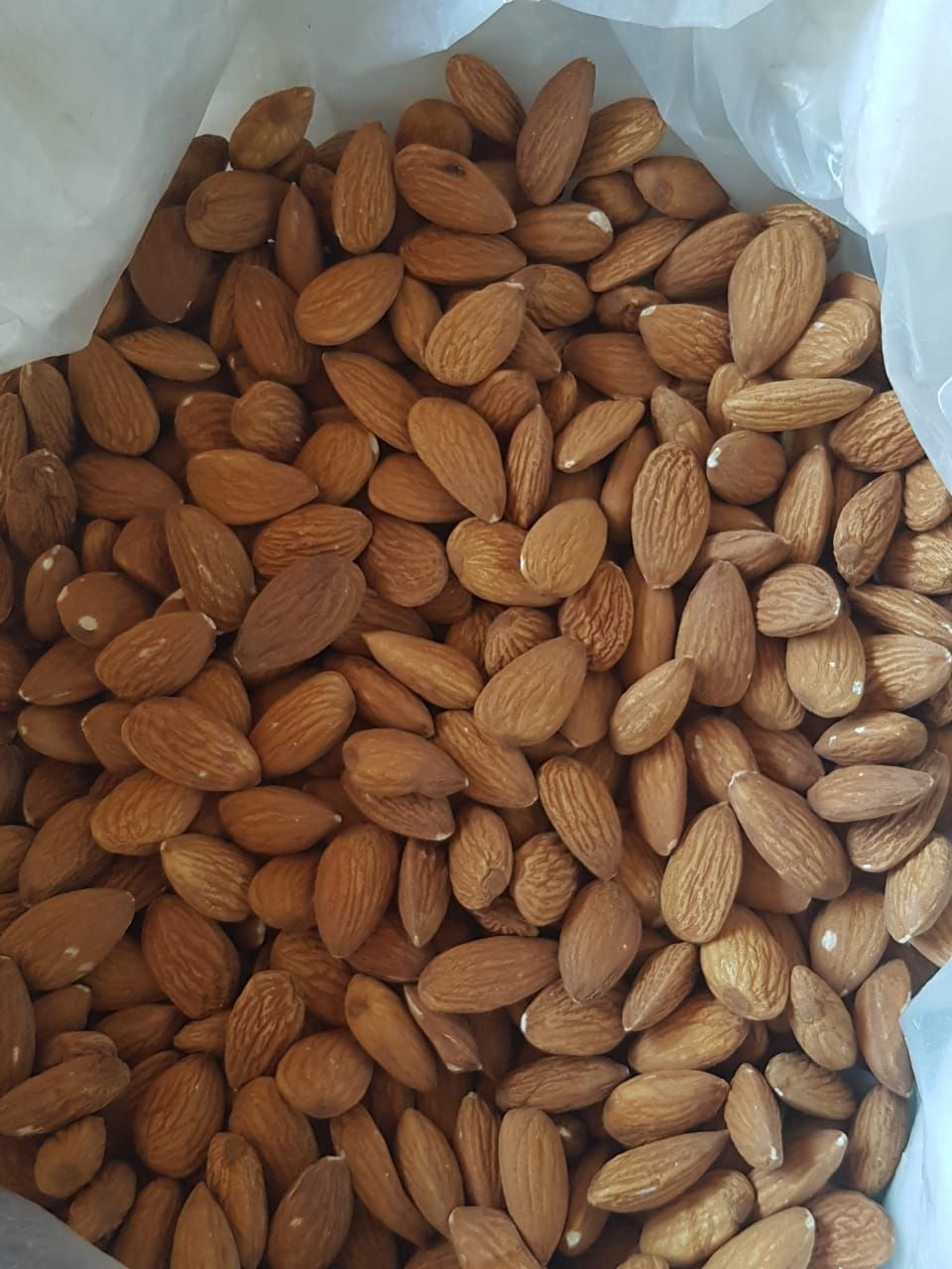 Sweet California Almonds Available/ Raw Almonds Nuts